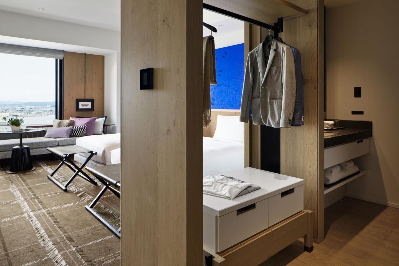 Hyatt Centric Kanazawa Exterior foto A room at the hotel
