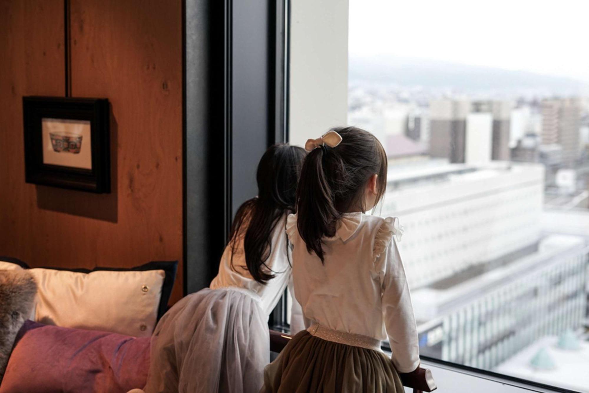 Hyatt Centric Kanazawa Exterior foto Two girls in hanbok